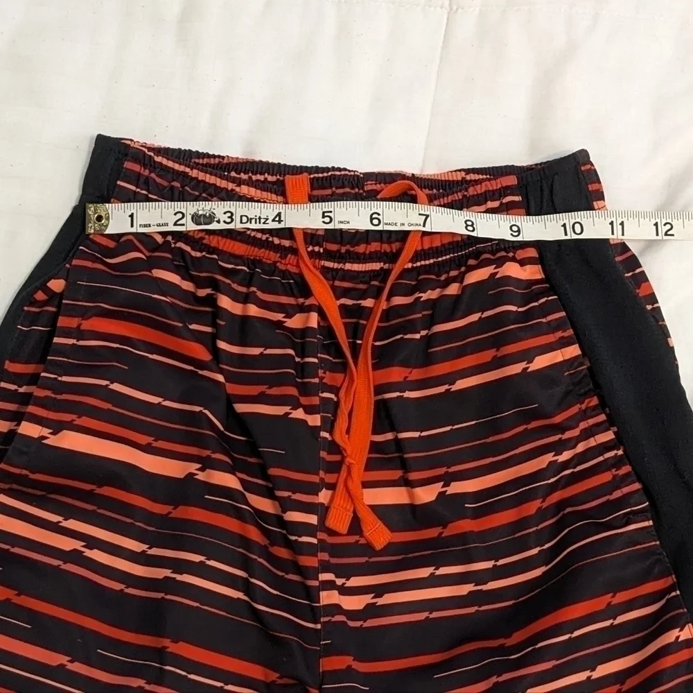 Nike Dri-Fit striped athletic shorts with an elastic waist size Large
